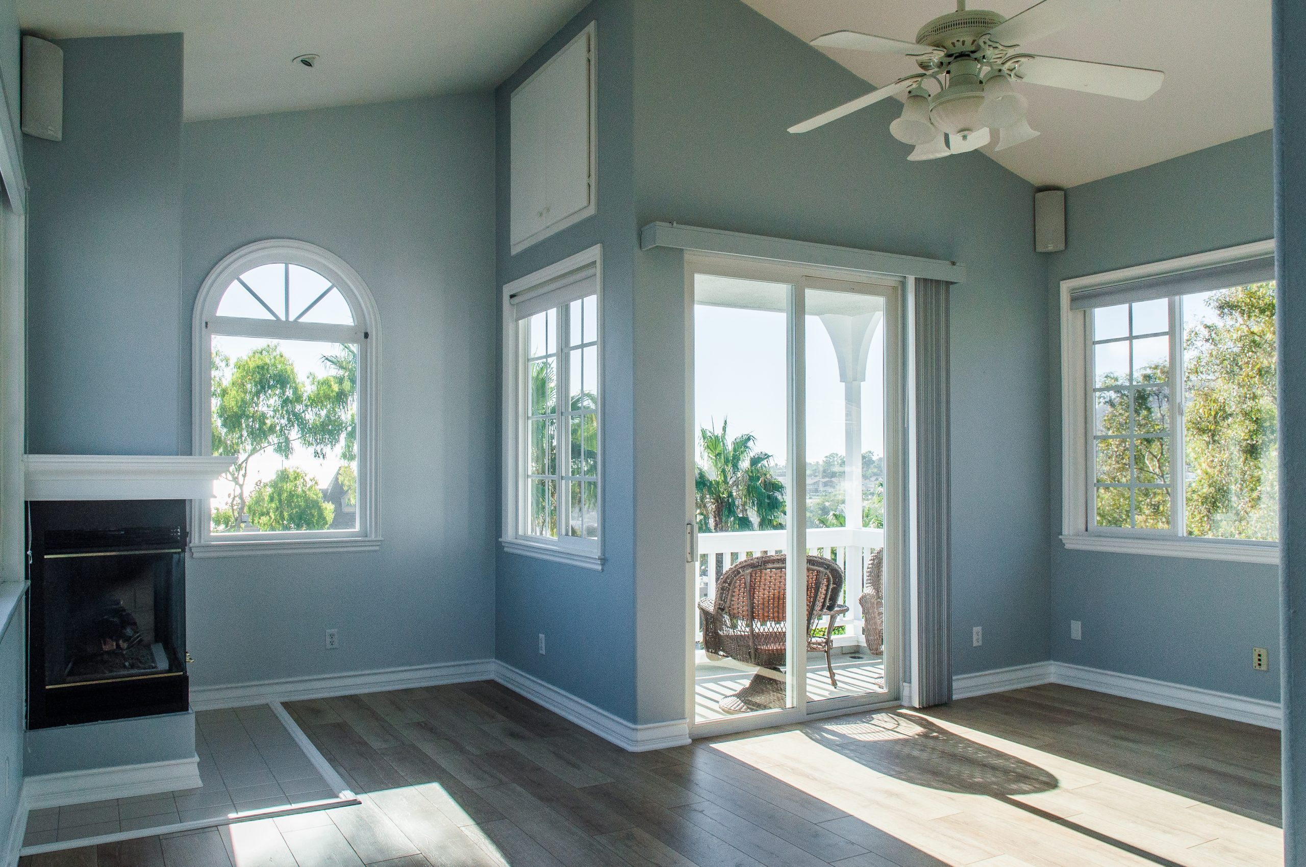 sliding patio doors with mordern replacement windows